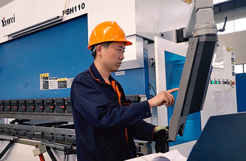 電梯部件激光切割作業(yè)